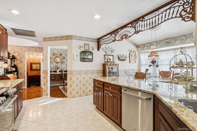 48 Neil Drive, Farmingville, NY 11738