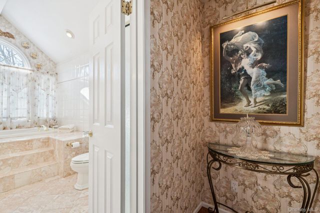 48 Neil Drive, Farmingville, NY 11738