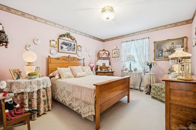 48 Neil Drive, Farmingville, NY 11738