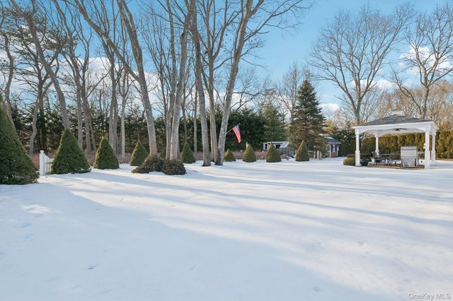 48 Neil Drive, Farmingville, NY 11738