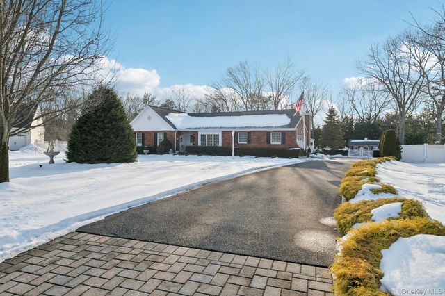 48 Neil Drive, Farmingville, NY 11738