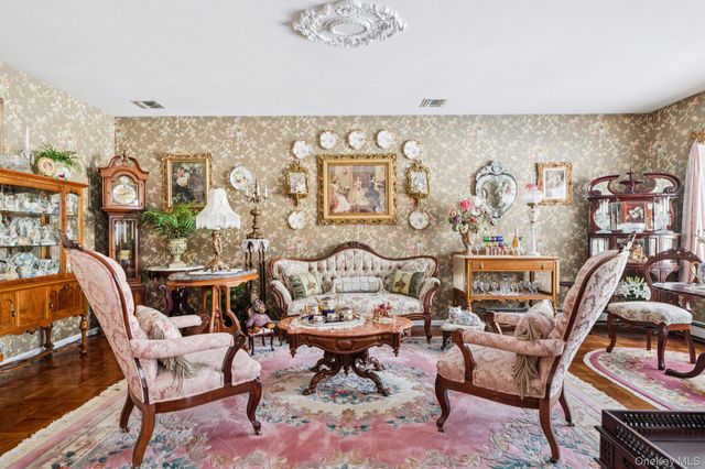 48 Neil Drive, Farmingville, NY 11738