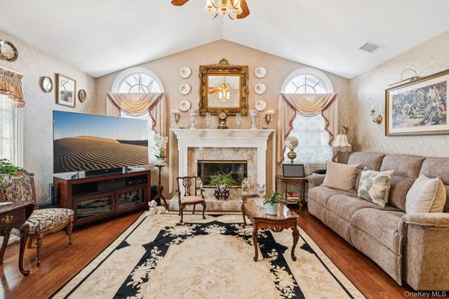 48 Neil Drive, Farmingville, NY 11738