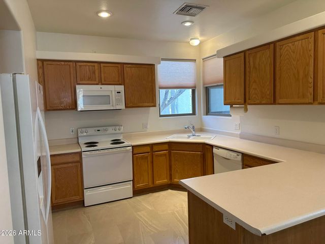 17012 E SALIDA Drive B, Fountain Hills, AZ 85268
