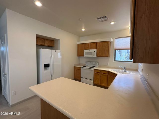 17012 E SALIDA Drive B, Fountain Hills, AZ 85268