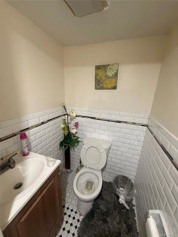 10522 Jamaica Avenue, Richmond Hill, NY 11418