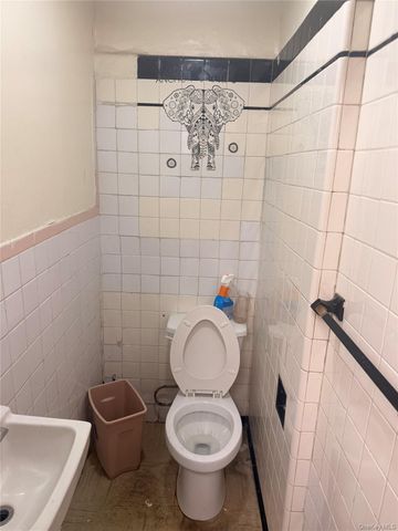 10522 Jamaica Avenue, Richmond Hill, NY 11418