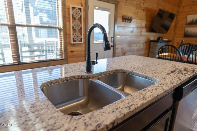 310 Paul Lafollette Way, Sevierville, TN 37876