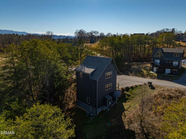 310 Paul Lafollette Way, Sevierville, TN 37876