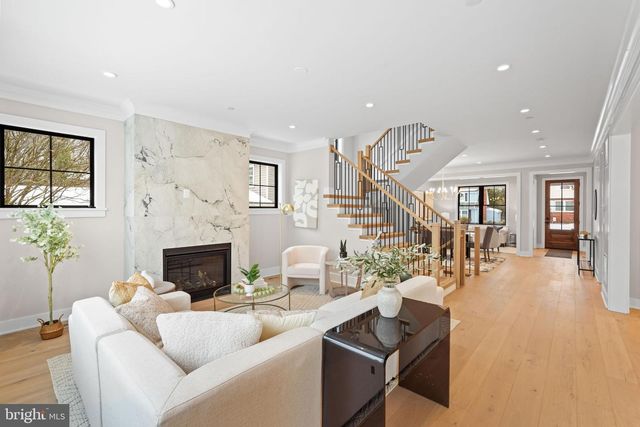 9909 DICKENS AVE, Bethesda, MD 20814