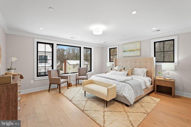 9909 DICKENS AVE, Bethesda, MD 20814