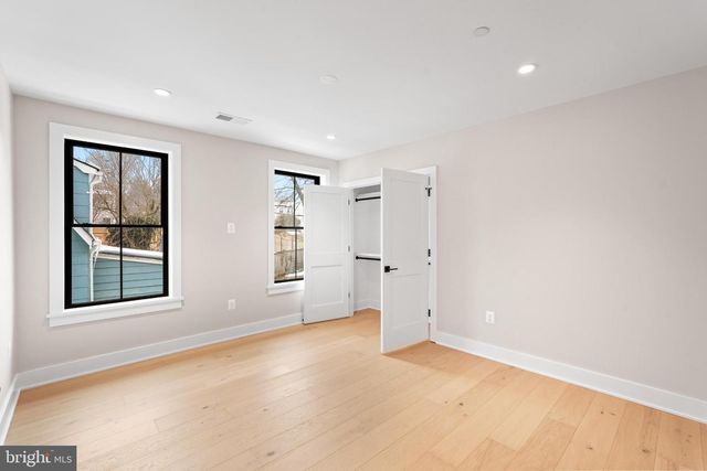 9909 DICKENS AVE, Bethesda, MD 20814