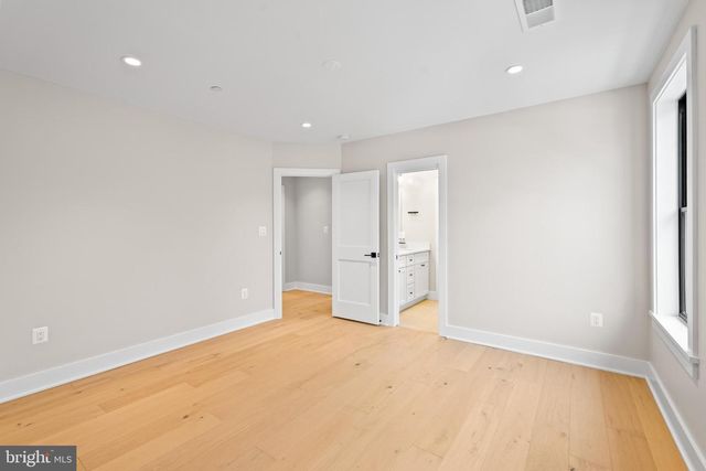 9909 DICKENS AVE, Bethesda, MD 20814