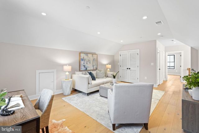 9909 DICKENS AVE, Bethesda, MD 20814