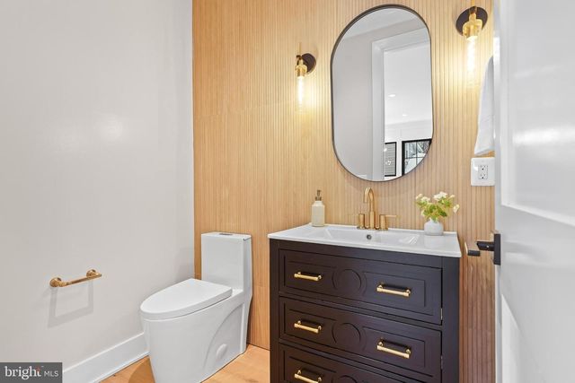 9909 DICKENS AVE, Bethesda, MD 20814