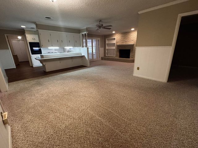 1304 Floydada, Plainview, TX 79072