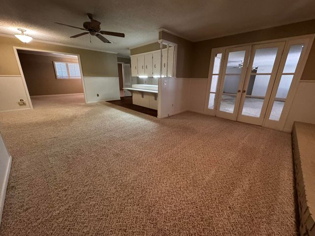 1304 Floydada, Plainview, TX 79072