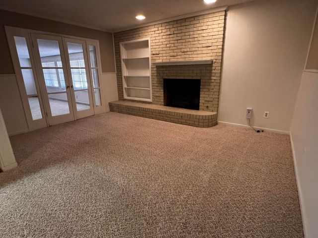 1304 Floydada, Plainview, TX 79072