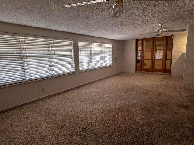 1304 Floydada, Plainview, TX 79072