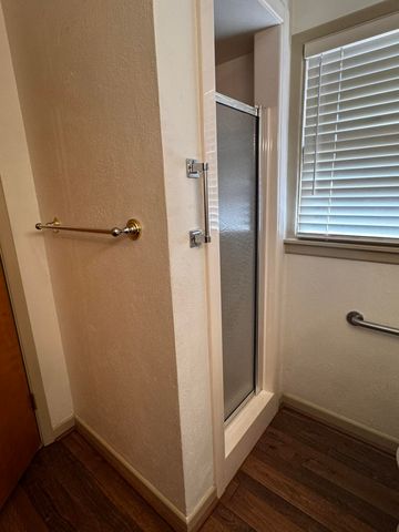 1304 Floydada, Plainview, TX 79072