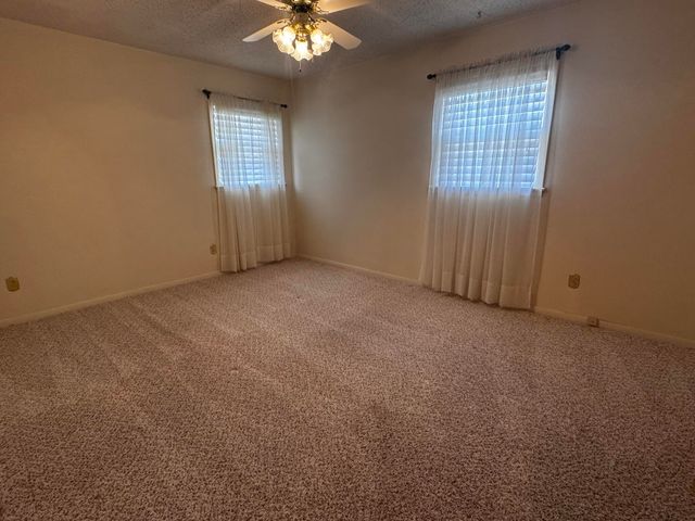 1304 Floydada, Plainview, TX 79072