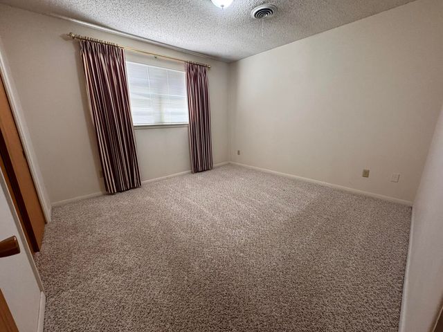 1304 Floydada, Plainview, TX 79072