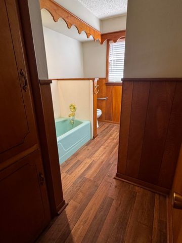 1304 Floydada, Plainview, TX 79072