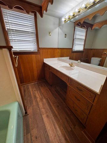 1304 Floydada, Plainview, TX 79072