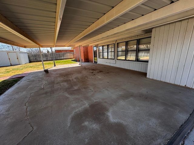 1304 Floydada, Plainview, TX 79072