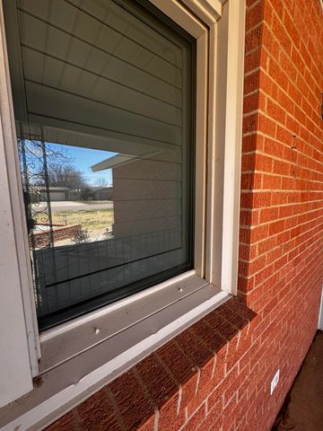 1304 Floydada, Plainview, TX 79072