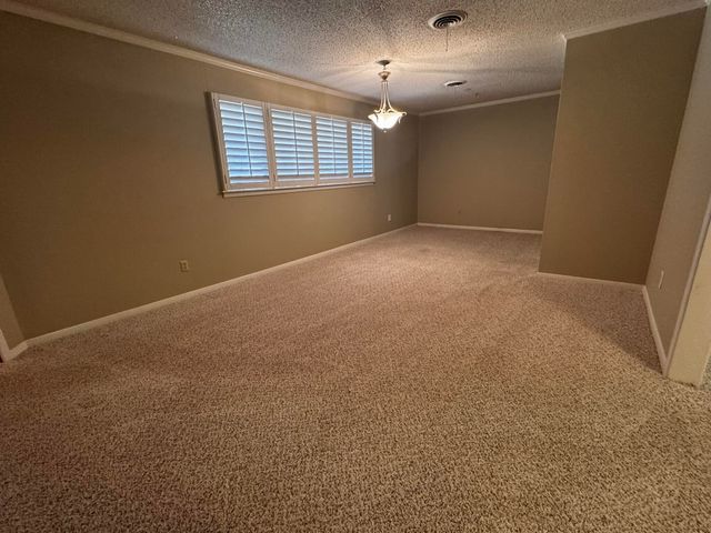 1304 Floydada, Plainview, TX 79072