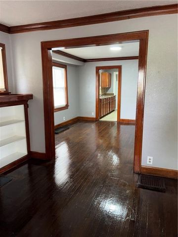 4138 College Avenue, Kansas City, MO 64130