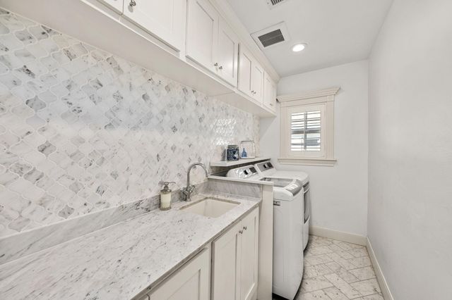 1741 Banks Street, Houston, TX 77098