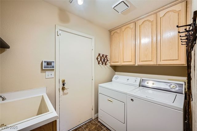 2012 Lady Lake Street, Las Vegas, NV 89128