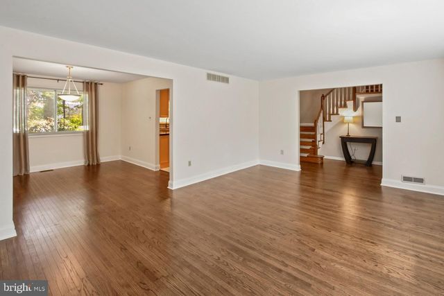 745 CORNWALLIS DR, Mount Laurel, NJ 08054