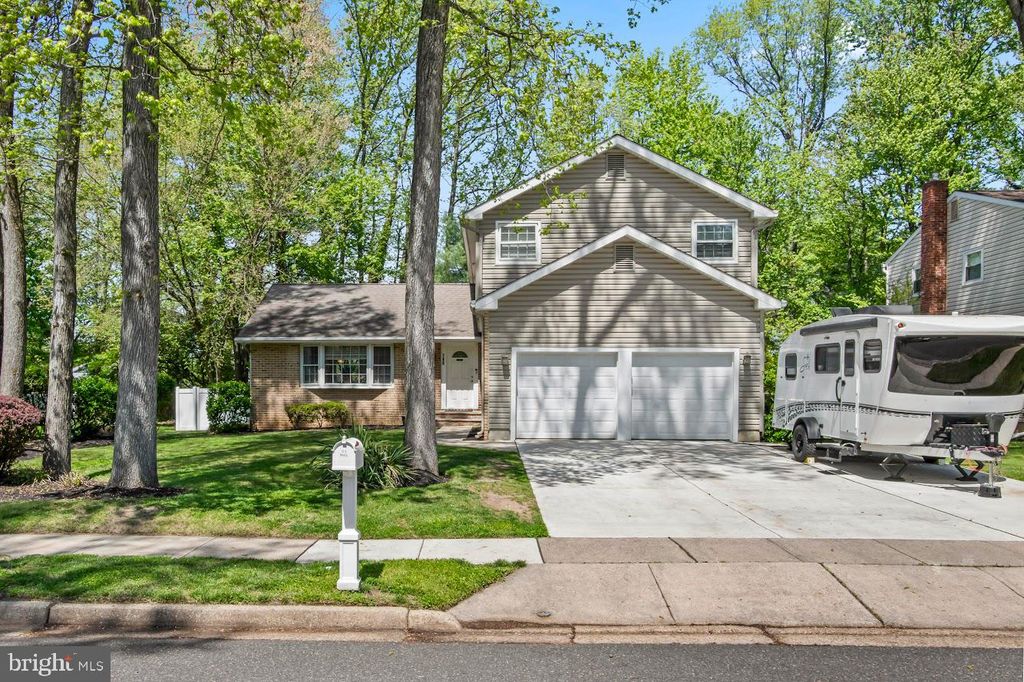 745 CORNWALLIS DR, Mount Laurel, NJ 08054