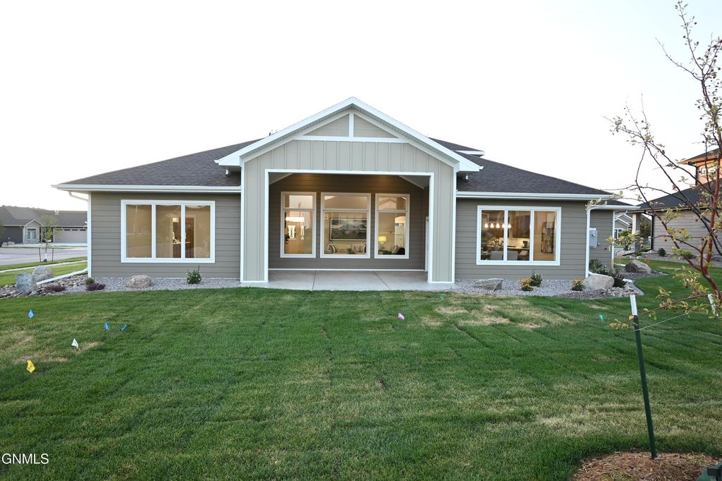 1620 Community Lp, Bismarck, ND 58503 photo 3