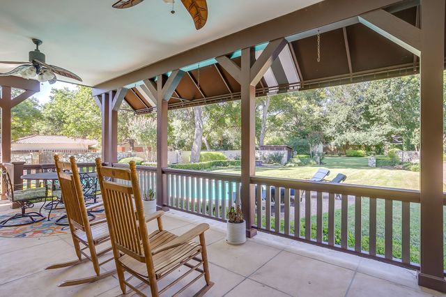 306 Prairie Avenue, Cleburne, TX 76033