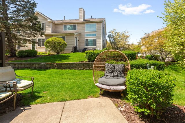 206 Madison Drive 206, Streamwood, IL 60107