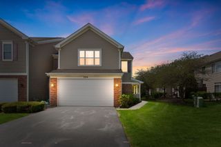 206 Madison Drive 206, Streamwood, IL 60107