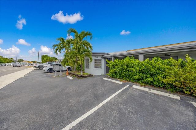 5807 SW 25th Street 118, West Park, FL 33023
