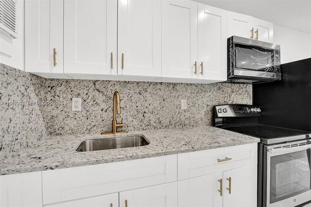 5807 SW 25th Street 118, West Park, FL 33023