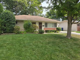 1025 Longaker Road, Northbrook, IL 60062