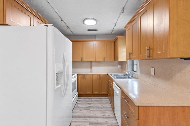 608 NE 29th Drive 2, Wilton Manors, FL 33334