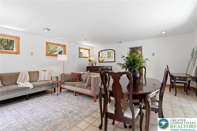 571 Pine Top Trail, Bethlehem City, PA 18017