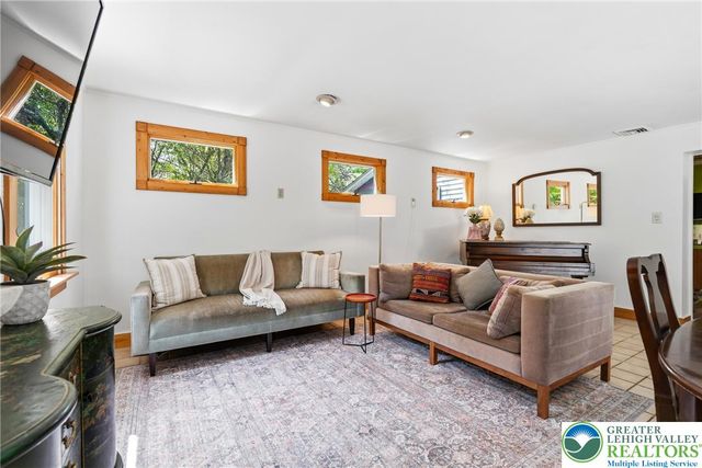 571 Pine Top Trail, Bethlehem City, PA 18017