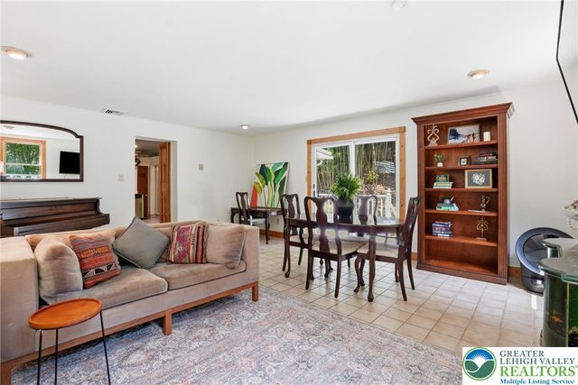 571 Pine Top Trail, Bethlehem City, PA 18017