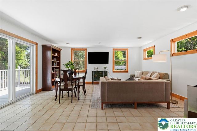 571 Pine Top Trail, Bethlehem City, PA 18017