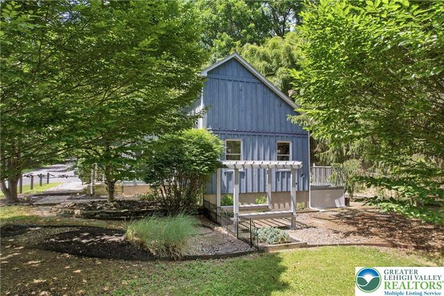 571 Pine Top Trail, Bethlehem City, PA 18017
