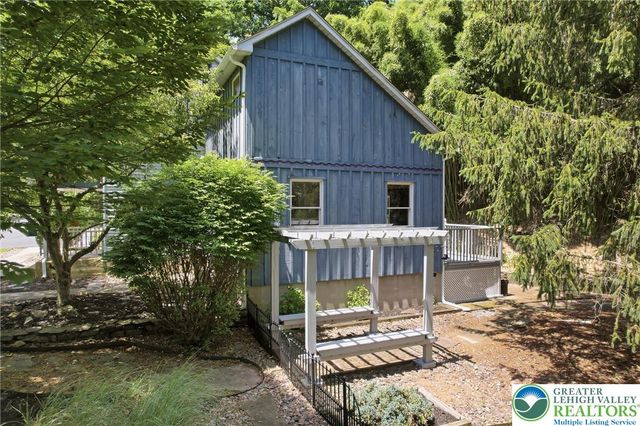 571 Pine Top Trail, Bethlehem City, PA 18017